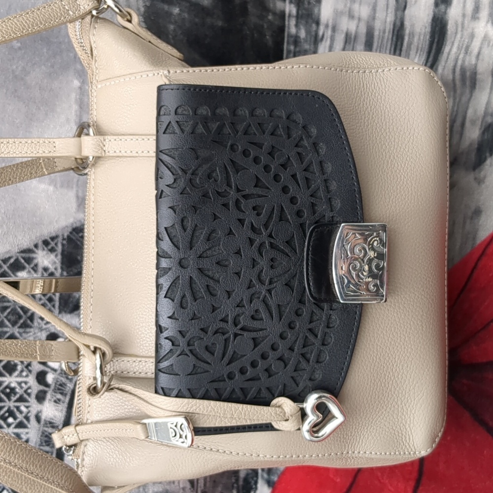 Brighton Bennett Snappy Flap Beige With Black Flap